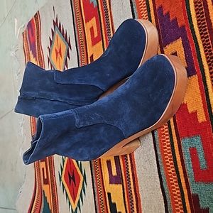 Charlotte Stone - NWOB blue platforms Sz 10